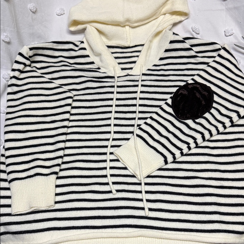 Striped Black and White Women's Hooded Sweater 2XL NWOT